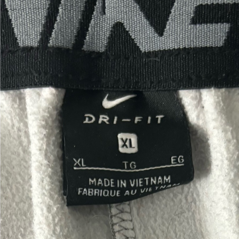 Nike Men's Heather Gray Joggers - Picture 5 of 5
